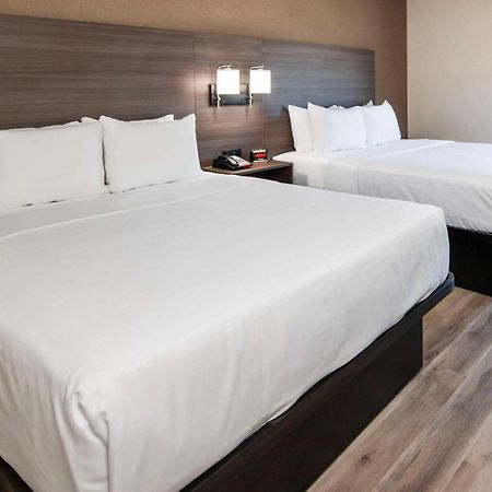 Quality Inn Chatham-Kent Exterior photo