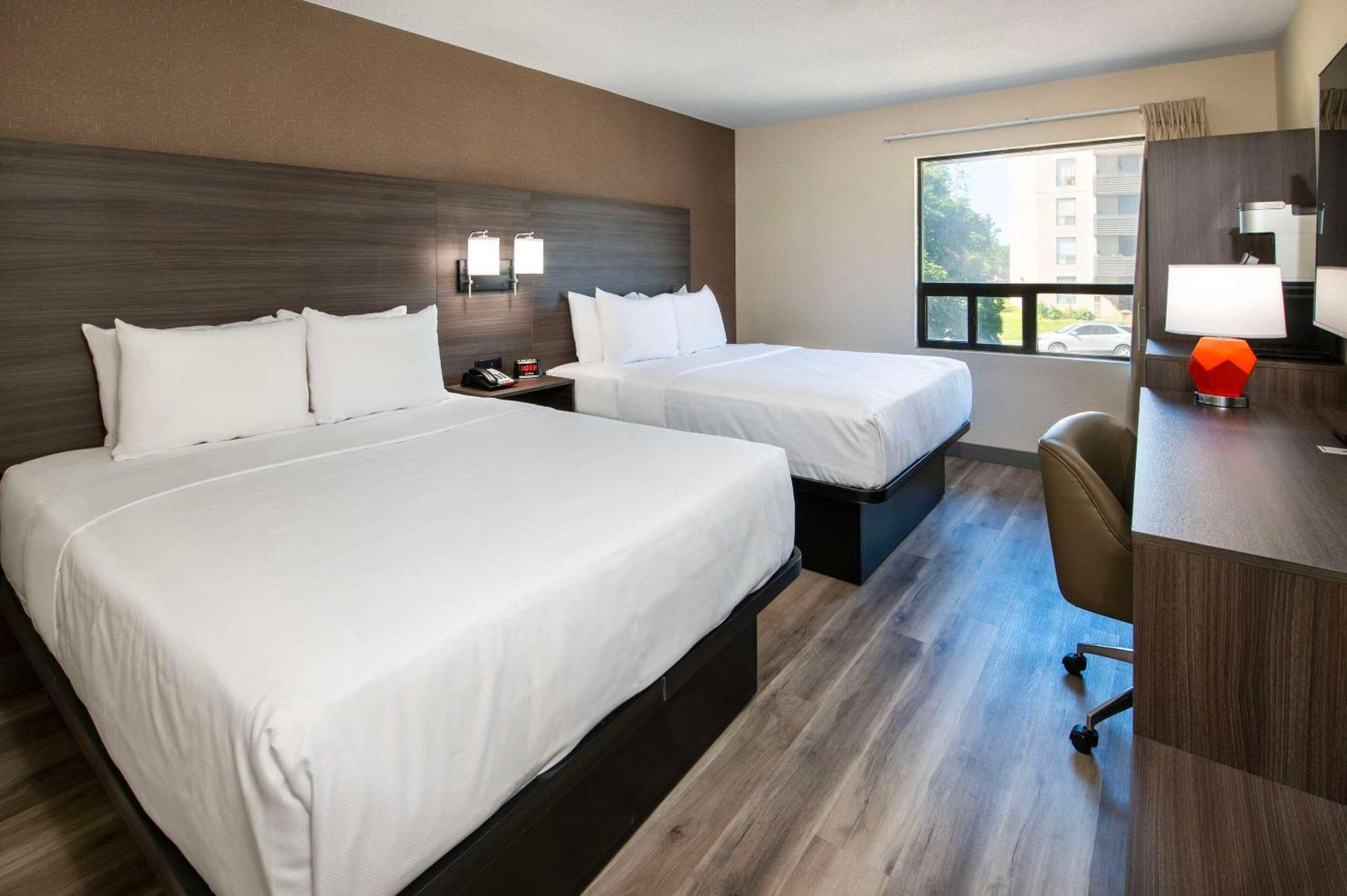 Quality Inn Chatham-Kent Exterior photo