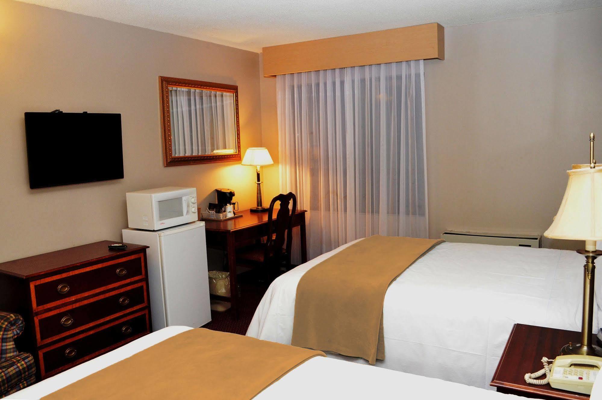 Quality Inn Chatham-Kent Exterior photo