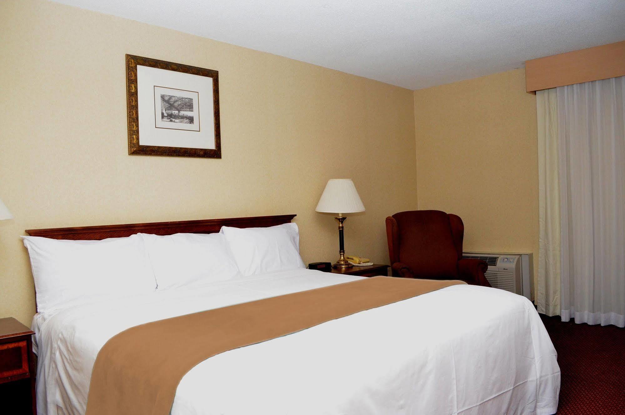 Quality Inn Chatham-Kent Exterior photo