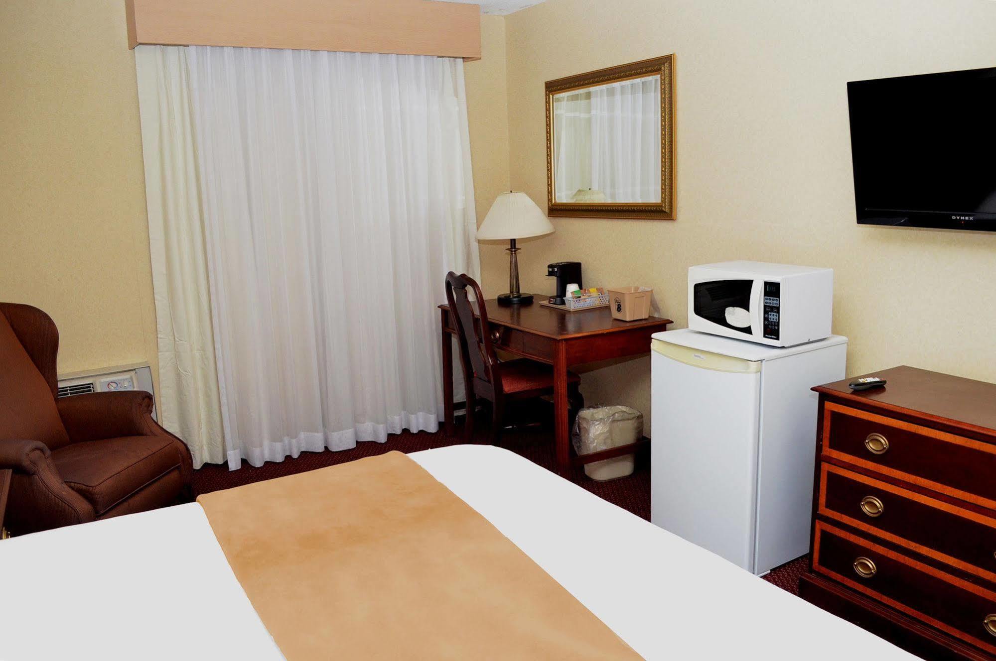 Quality Inn Chatham-Kent Exterior photo