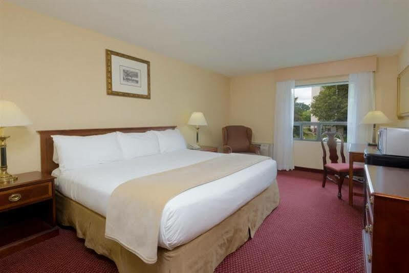 Quality Inn Chatham-Kent Exterior photo